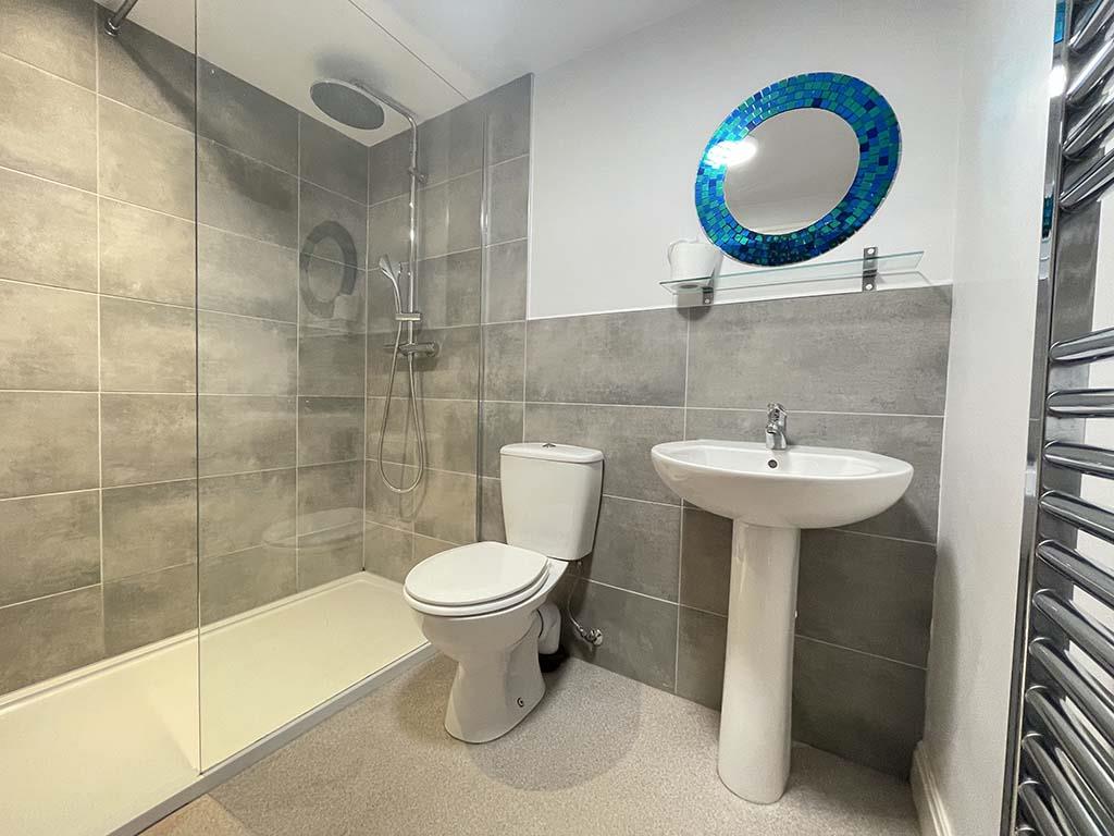 3 bedroom cottage To Let in Gisburn - Shower Room